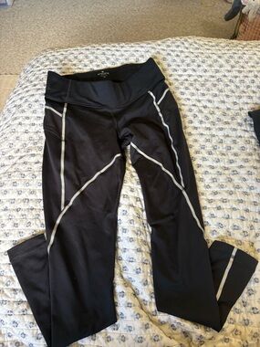 Athleta Black Ski Leggings with Contrast Piping